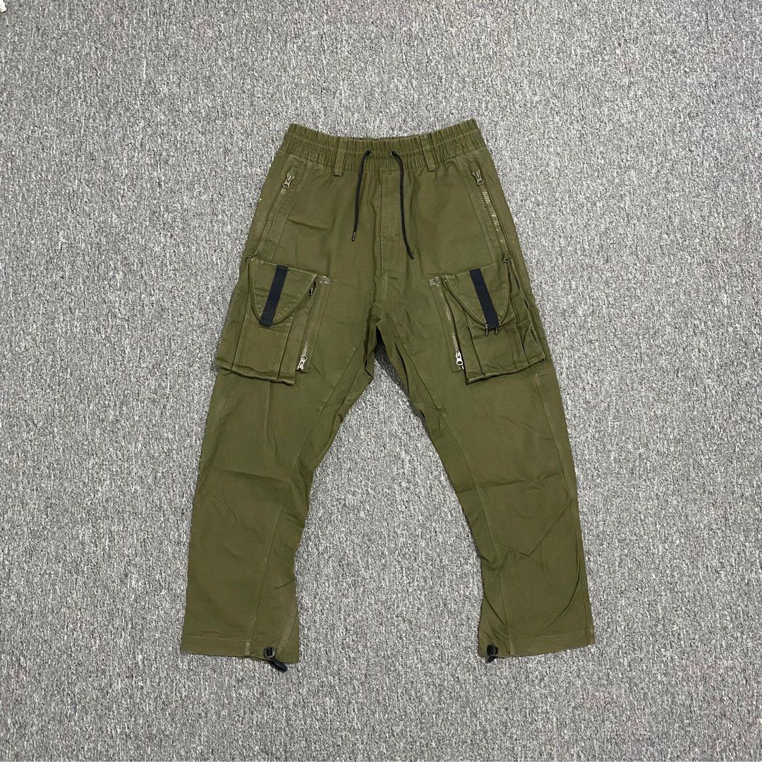 Nike ACG Cargo Pants Errolson Hugh Deploy Cargo Pants Men s Fashion Bottoms Trousers on Carousell