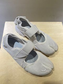 由 johnsonjohnson (刊登 ID 1298442195，圖片 1) 提交，位於 的 (類別：)，說明：。