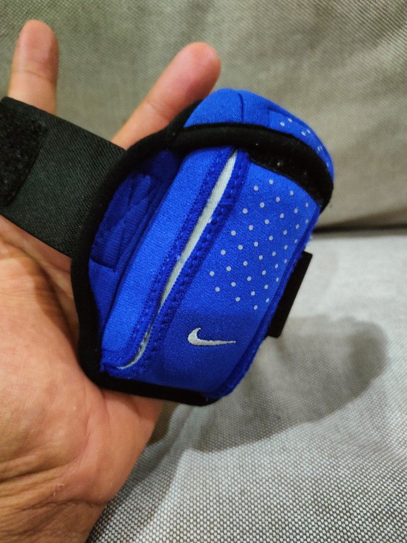 nike arm wallet