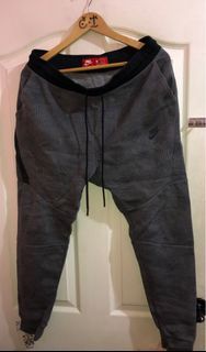 Nike tech fleece camo jogger pants sz xlarge 17x38 as new