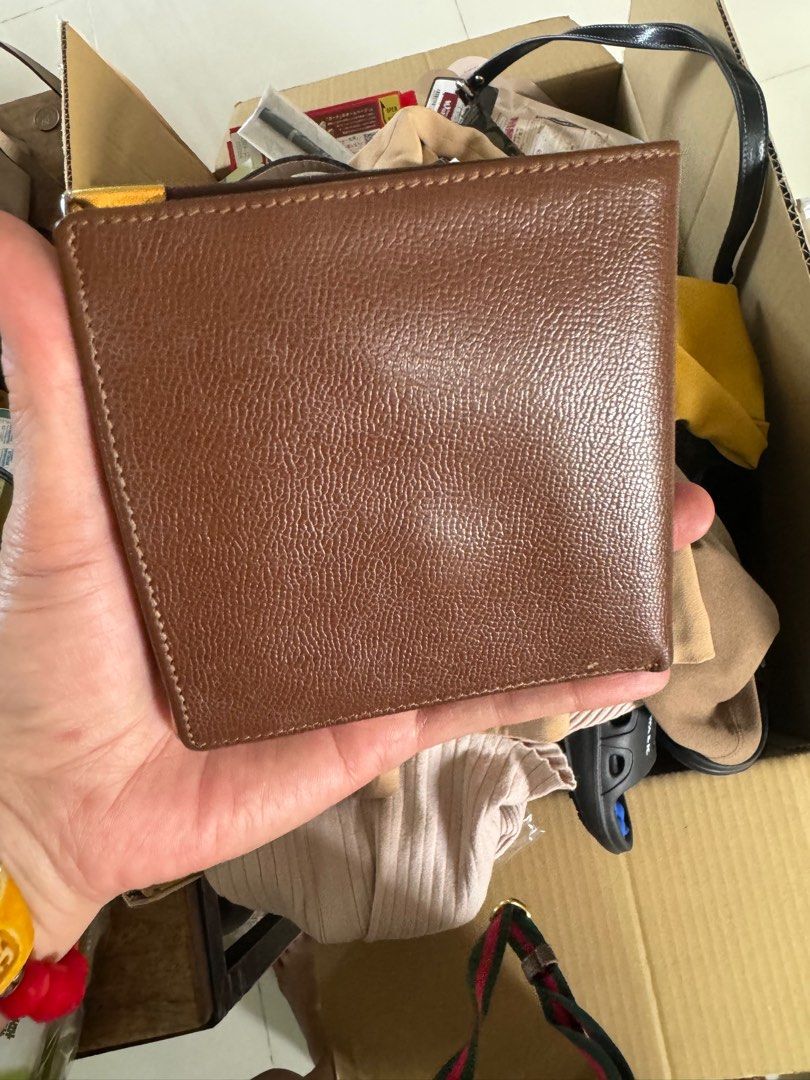ORIG YSL bi fold wallet (Category: Luxury Bags & Wallets) located in Manila. Submitted by raila.bags (Listing ID 1298397822, Image 2). Description: ORIG ysl bi fold wallet no flaws .