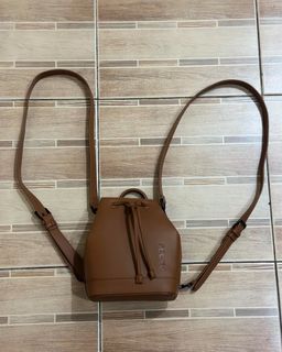 (Category: ) located in . Submitted by mjmbagsandwatches (Listing ID 1298327656, Image 1). Description: .