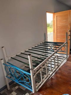 Single size double deck bed frame with 2 single uratex mattress
