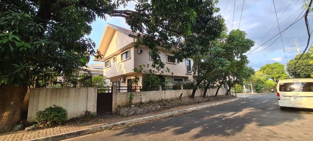 St. Ignatius Village - Corner Lot (Category: House & Lot) located in Manila. Submitted by melamar (Listing ID 1298354977, Image 1). Description: St. Ignatius Village, Quezon City LA: 294.5sqm FA: 210sqm 4 bedrooms 2 car garage With garden space With bedroom (with own toilet and bath) on the ground floor Corner Lot (possible to move frontage of the lot if desired) Frontages are either East or South Near White Plains, Katipunan, Boni Serrano, Edsa,
