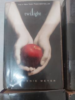 Twilight Saga Books Bundle (1-4)