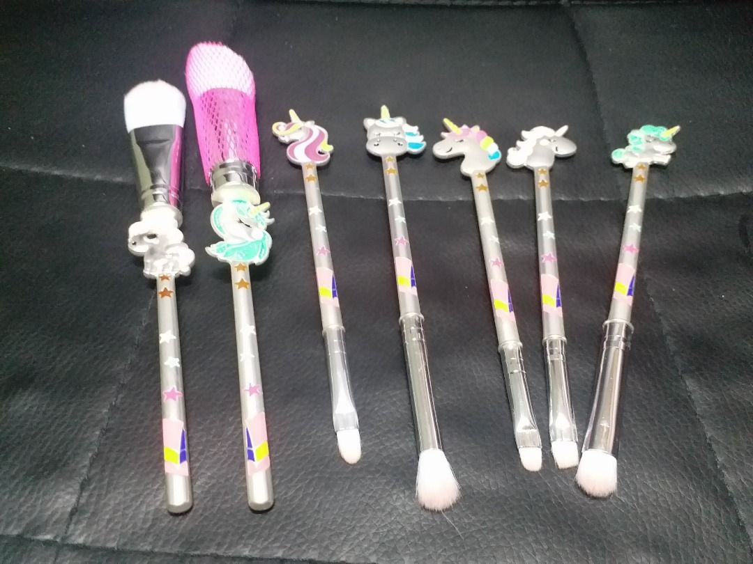 Unicorn 7pc Make Up Brush set (Category: Makeup) located in Quezon City. Submitted by ianelles.closet (Listing ID 1298459422, Image 2). Description: Brand New: Unicorn 7pc Make Up Brush set. RFS: Decluttering.
