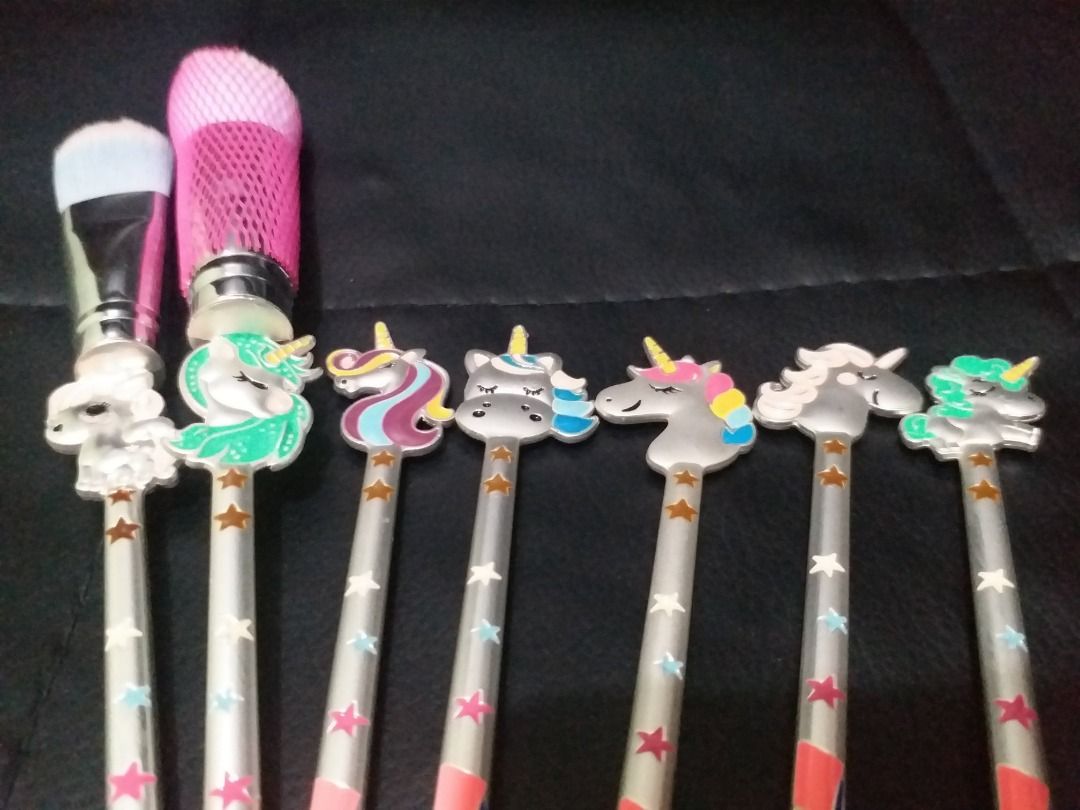 Unicorn 7pc Make Up Brush set (Category: Makeup) located in Quezon City. Submitted by ianelles.closet (Listing ID 1298459422, Image 3). Description: Brand New: Unicorn 7pc Make Up Brush set. RFS: Decluttering.