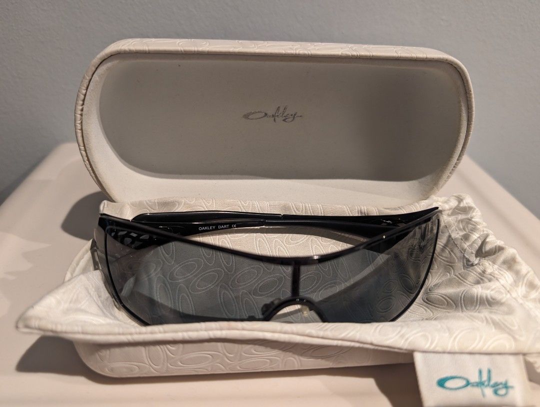 Oakley Dart CE Polarized Sunglasses with case 