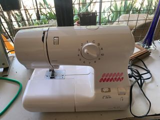 Vintage compact Sewing Machine 110 volts from japan