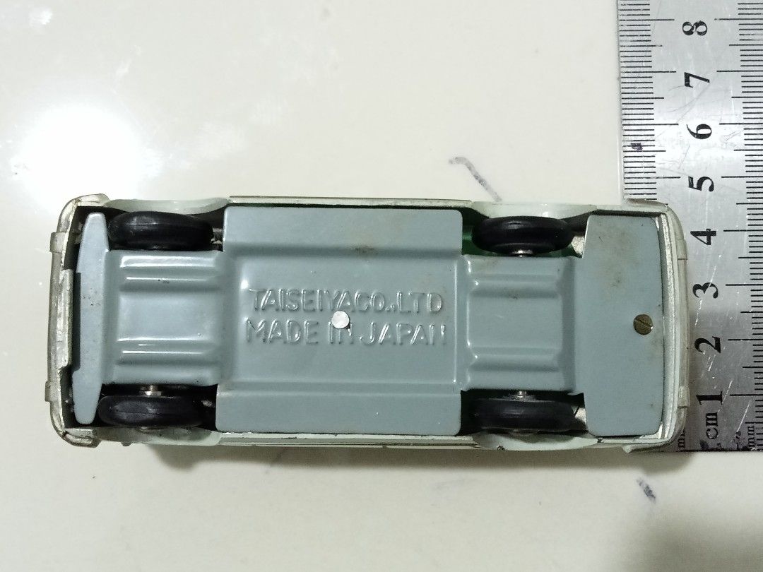 Vintage taiseiya Datsun Nissan bluebird diecast car model made in japan