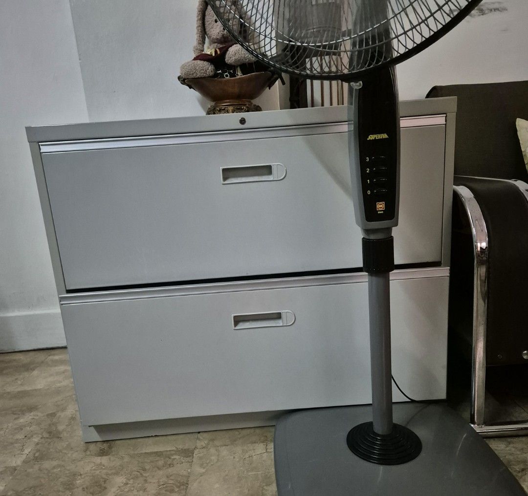 2 layer lateral filing cabinet (Category: Office Furniture & Fixtures) located in Pasig City. Submitted by rubyspick (Listing ID 1298466761, Image 2). Description: the cabinet can't be opened, needs to be repaired.