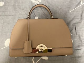 （分類：）位於 。 由 fnbbb 提交（商品編號 1298517993，圖片 1）。簡介： 。