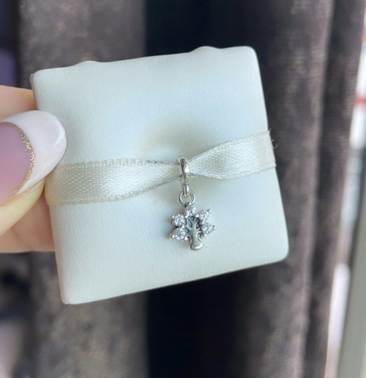 SALE PANDORA ME ESSENCE COLLECTION NATURE HANGING CHARM Women s Fashion Jewelry Organizers Charms on Carousell