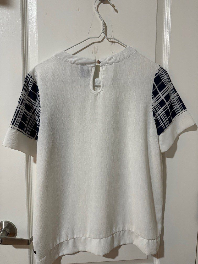 Bayo white blouse with blue checkered sleeves (Category: Blouses) located in Marikina City. Submitted by theresest (Listing ID 1298512622, Image 2). Description: .