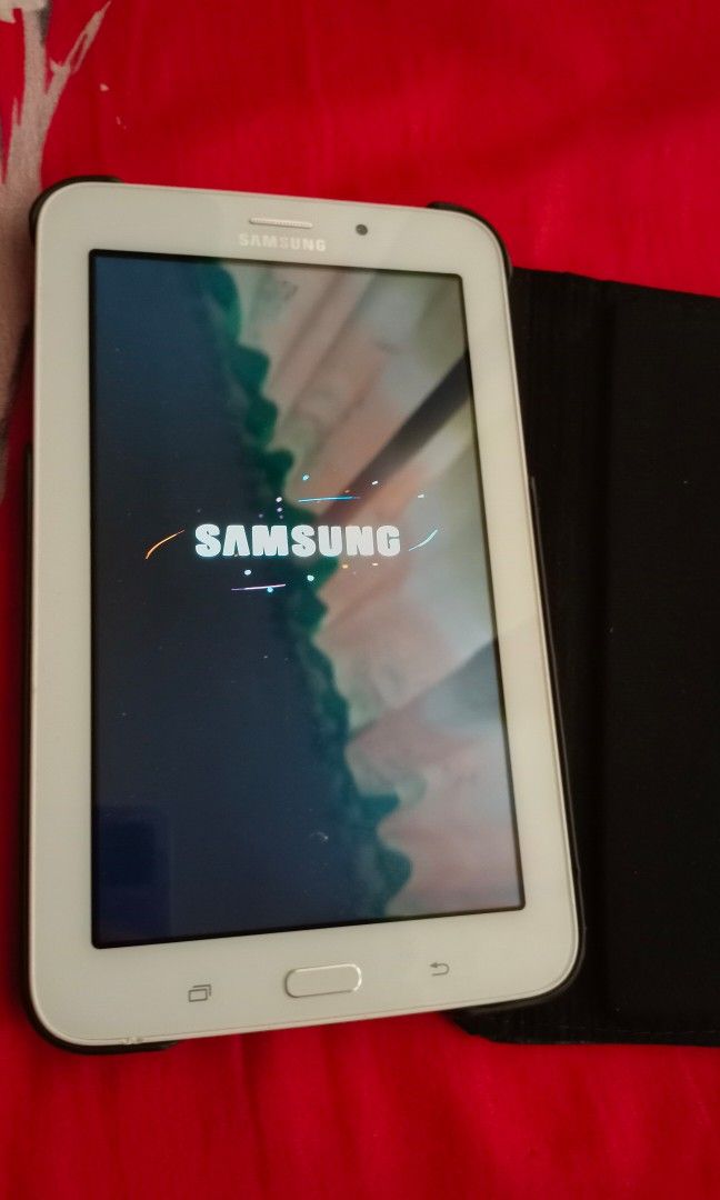RUSHH SALE!! Samsung tab 3 (outdated version. Pero can still use wifi) (Category: Android) located in Los Banos. Submitted by brokecolstud3nt (Listing ID 1298499706, Image 3). Description: issues: outdated version of samsung tab na ito kaya cannot update ung software niya na and cannot use google play store. Functionable usage: pwede pang gamitin ang google chrome para mag yt, mag fb, magbasa, and everything..sadyang cannot update play store na r