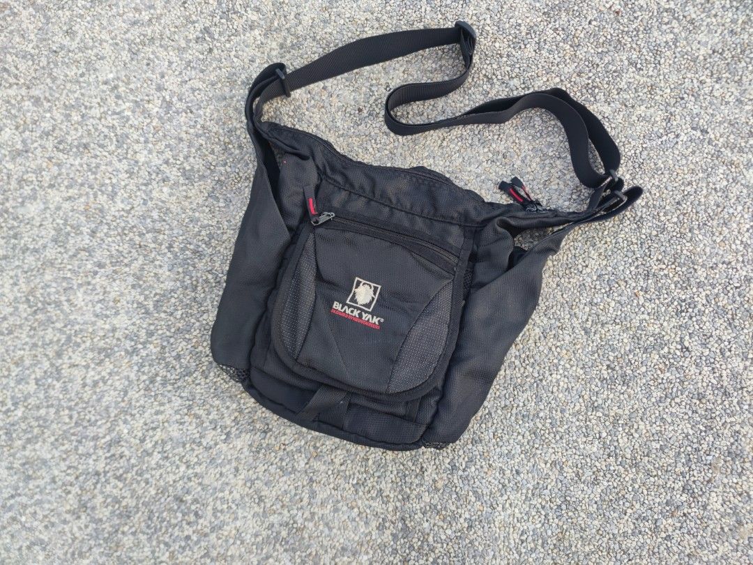 Black yak sling bag 2025