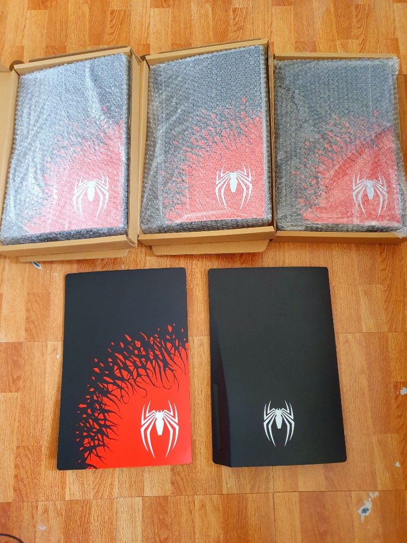 Bnew Spiderman Faceplates and Shells for ps5 (playstation) (Category: Cases & Covers) located in Manila. Submitted by kiddgamer (Listing ID 1298587523, Image 3). Description: Can be picked up or delivered thru Lbc Grab or Lalamove. Spiderman Themed Covers Faceplates - 1,779 Controller shell 1,299..