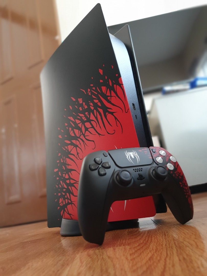 Bnew Spiderman Faceplates and Shells for ps5 (playstation) (Category: Cases & Covers) located in Manila. Submitted by kiddgamer (Listing ID 1298587523, Image 1). Description: Can be picked up or delivered thru Lbc Grab or Lalamove. Spiderman Themed Covers Faceplates - 1,779 Controller shell 1,299..