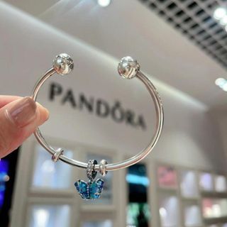 Bracelet Pandora open bangle with set of safety charm and 1 blue butterfly charm pendant in silver