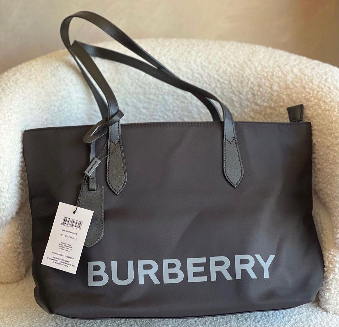 Burberry Shoulder Bag Women s Fashion Bags Wallets Shoulder Bags on Carousell