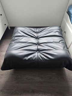 (Category: ) located in . Submitted by lets.dealz (Listing ID 1298547090, Image 1). Description: .