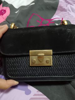 （分類：）位於 。 由 gagiia 提交（商品編號 1298514621，圖片 1）。簡介： 。