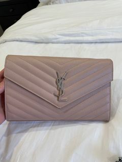 (Category: ) located in . Submitted by alayce (Listing ID 1298593978, Image 1). Description: .