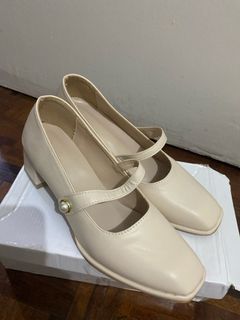 Cream Mary Jane Heels