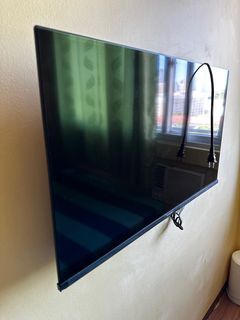 Devant 32 inch TV