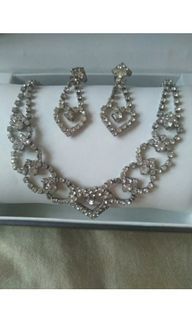 Faux Heart Diamond and Silver Necklace and Earrings Set