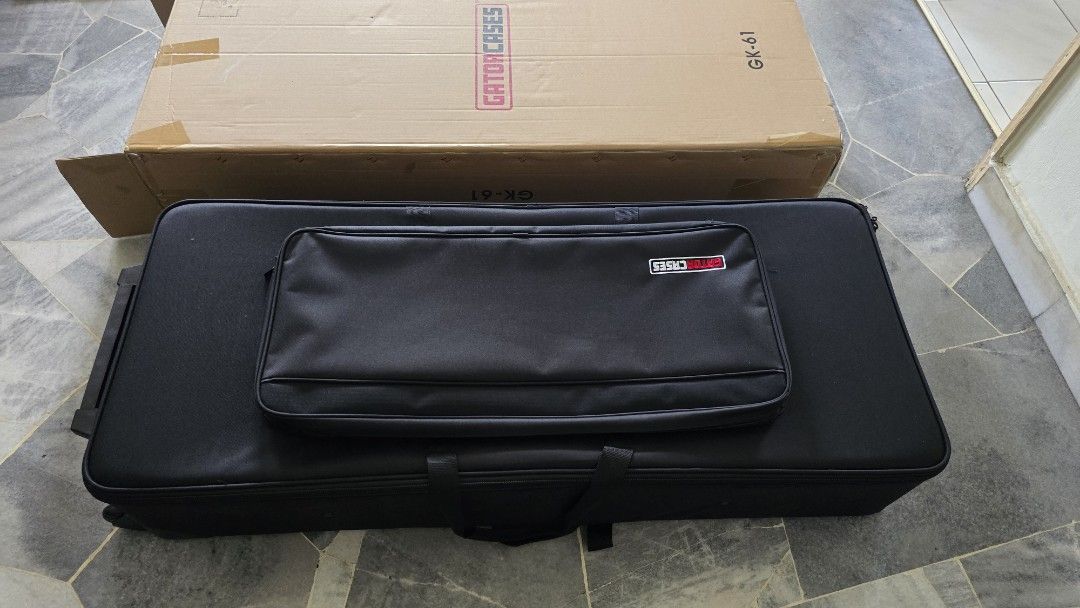Gator GK61 keyboard Case with wheels, Hobbies & Toys, Music & Media