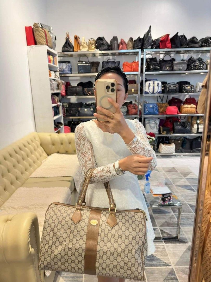💯Gucci Travel bag 45cm (Category: Luxury Bags & Wallets) located in General Santos City (Dadiangas). Submitted by braverabbit.67 (Listing ID 1298608063, Image 2). Description: ORig💯✅ Gucci Travel Bag Rank Ab w/Orig DuStbag 📌𝗦𝘂𝗿𝗲 𝗯𝘂𝘆𝗲𝗿 𝗺𝗮𝘆 𝗿𝗲𝗾𝘂𝗲𝗦𝘁 𝗺𝗼𝗿𝗲 𝗱𝗲𝘁𝗮𝗶𝗹𝗲𝗱 𝗽𝗶𝗰𝗦📸📸.