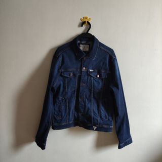 (Category: ) located in . Submitted by wardrobeburstingplshelp (Listing ID 1298530408, Image 1). Description: .
