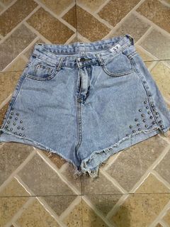 (Category: ) located in . Submitted by DECLUTTERWITHADA (Listing ID 1298546581, Image 1). Description: .