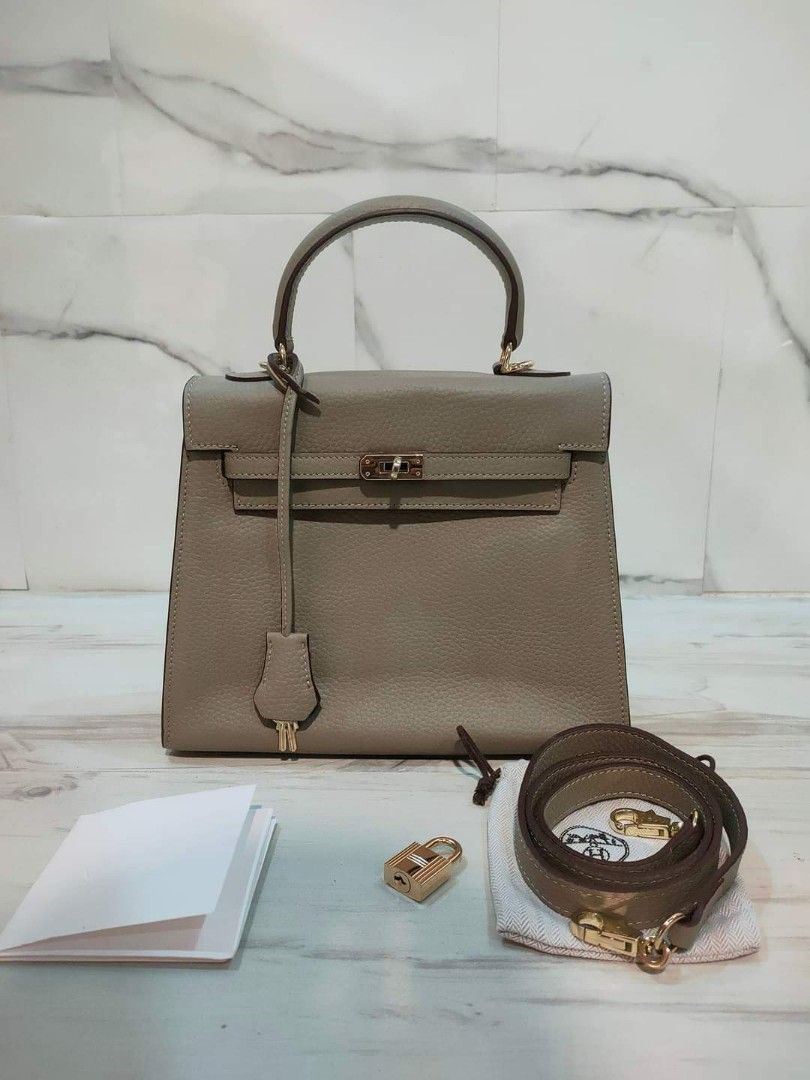 Hermes Kelly 25 cm (Category: Luxury Bags & Wallets) located in Cebu City. Submitted by day.98 (Listing ID 1298569850, Image 1). Description: japan preloved kelly selected from japan surplus togo leather coded& riri zipper no flaws.