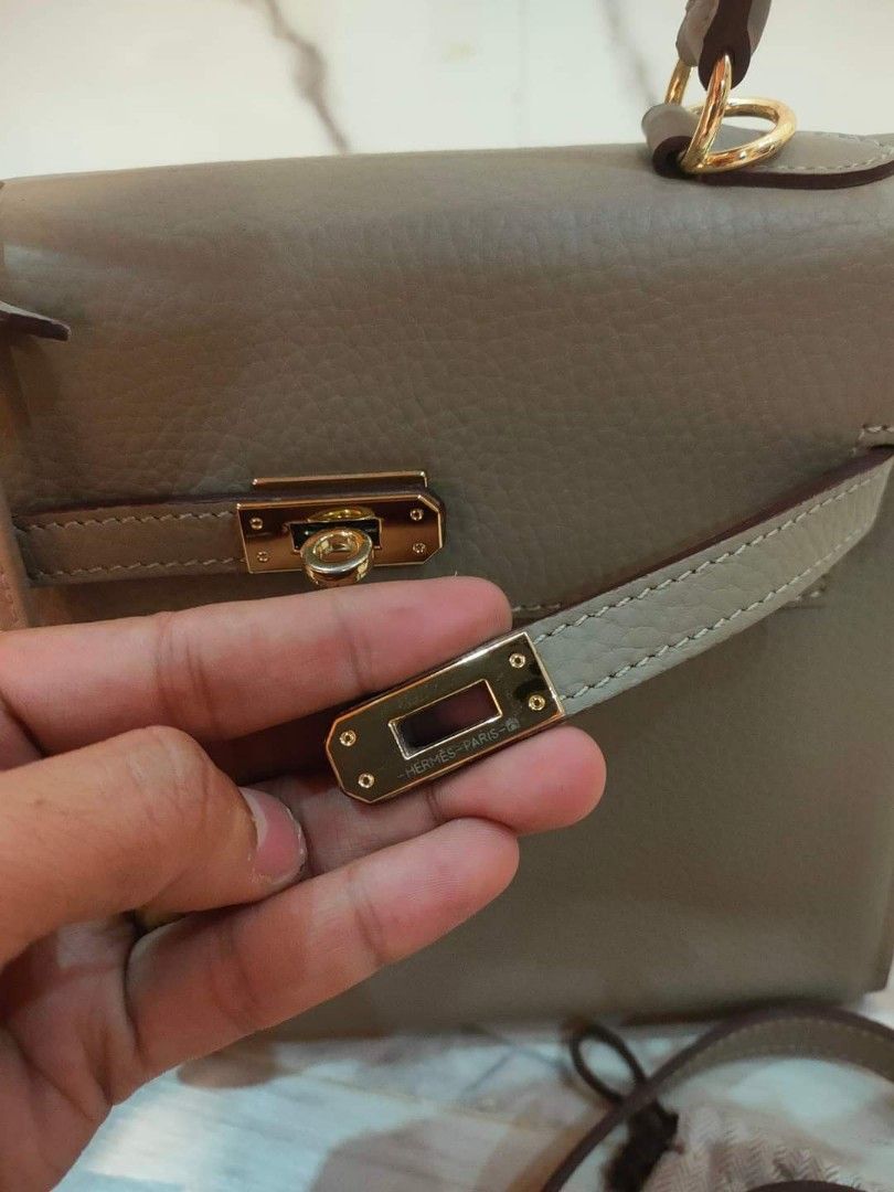 Hermes Kelly 25 cm (Category: Luxury Bags & Wallets) located in Cebu City. Submitted by day.98 (Listing ID 1298569850, Image 2). Description: japan preloved kelly selected from japan surplus togo leather coded& riri zipper no flaws.