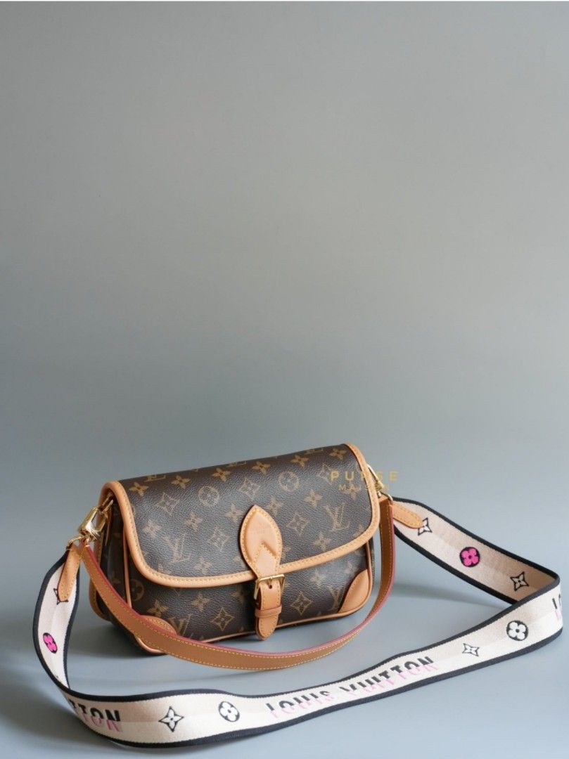 Louis Vuitton Diane PM in Monogram Canvas (Microchip) (Category: Luxury Bags & Wallets) located in Taguig. Submitted by pursemaison (Listing ID 1298579077, Image 2). Description: Louis Vuitton Diane PM in Monogram Canvas (Microchip) ✨Php 130,000 *Additional 3.85% for straight credit card payments *Available for 4 months layaway with 1% interest per month *BDO credit card up to 36 mos & Citibank credit card up to 24 mos (with interest) CONDITION: 