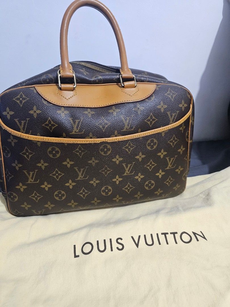 LV Deauville bag (Category: Luxury Bags & Wallets) located in Taguig. Submitted by jman21 (Listing ID 1298489414, Image 1). Description: I've used this for travel and since this is an old authentic LV bag, I can assure the quality of this bag. Replaced vanchetta FYI. dust bag only and no receipt. RS - decluttering, all are personal items.