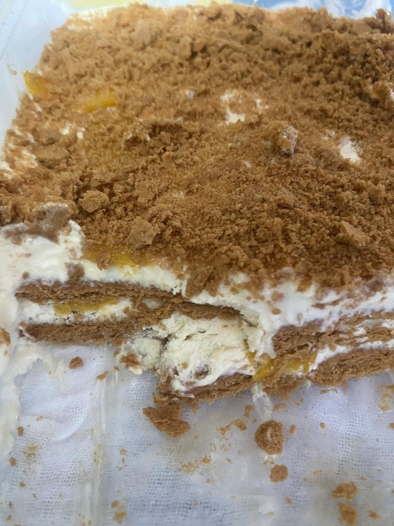 Mango Graham float . (Category: Homemade Bakes) located in Caloocan City. Submitted by jjs.prelove (Listing ID 1298476568, Image 2). Description: Mango graham float 120 pesos only . 500ml per tub ..