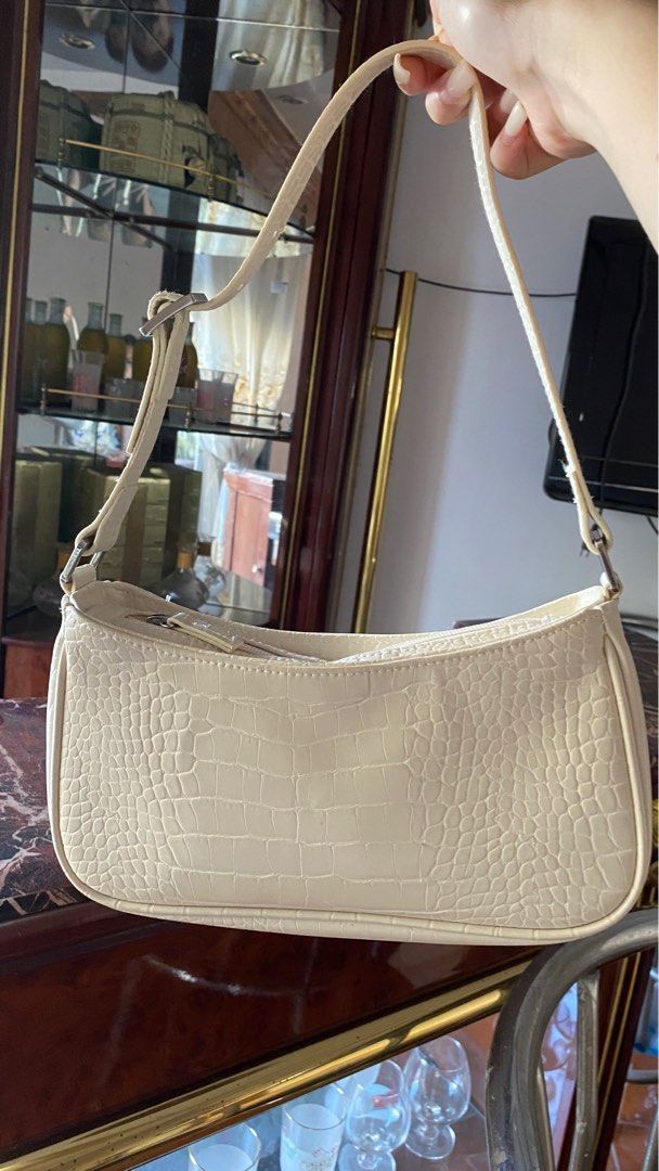Monki baguette bag Women s Fashion Bags Wallets Shoulder Bags on Carousell
