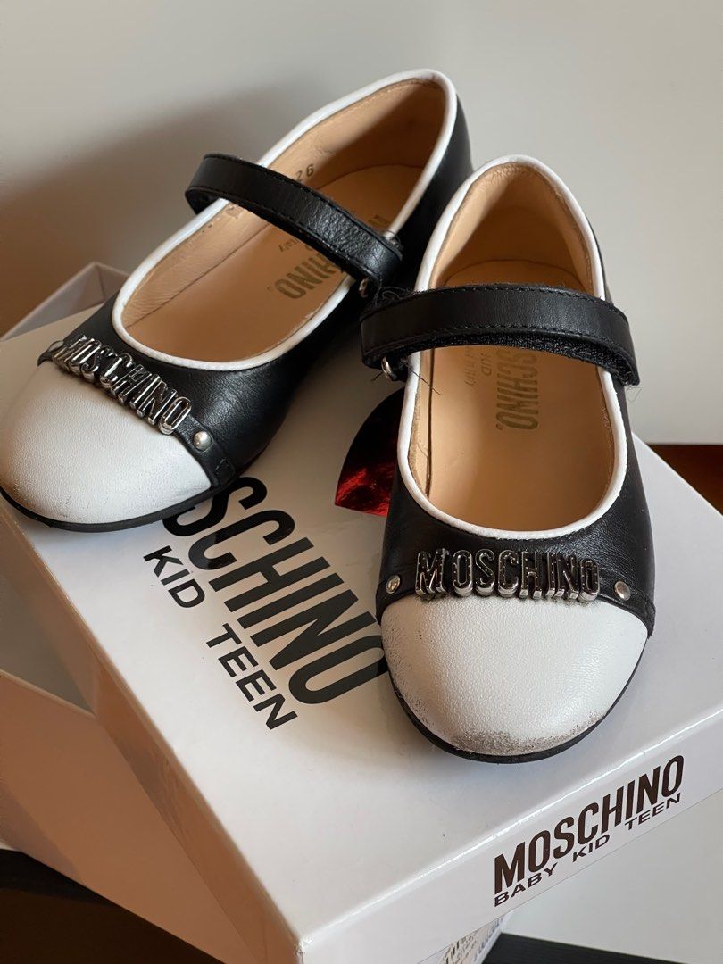 Moschino slippers sale clearance