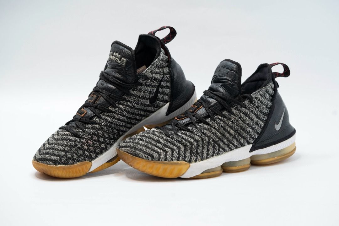 Lebron 16 oreo shoes discount