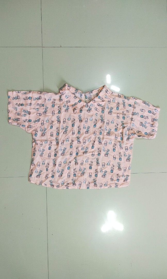 Peach polo cropped top / croptop (Category: Blouses) located in Taytay. Submitted by itscolsie (Listing ID 1298619269, Image 1). Description: m-l gcash sh0pee c/o message me if may questions.