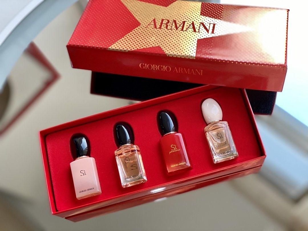 Giorgio armani si mini online
