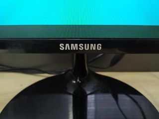 SAMSUNG 24 Inch LED Monitor VGA/HDMI