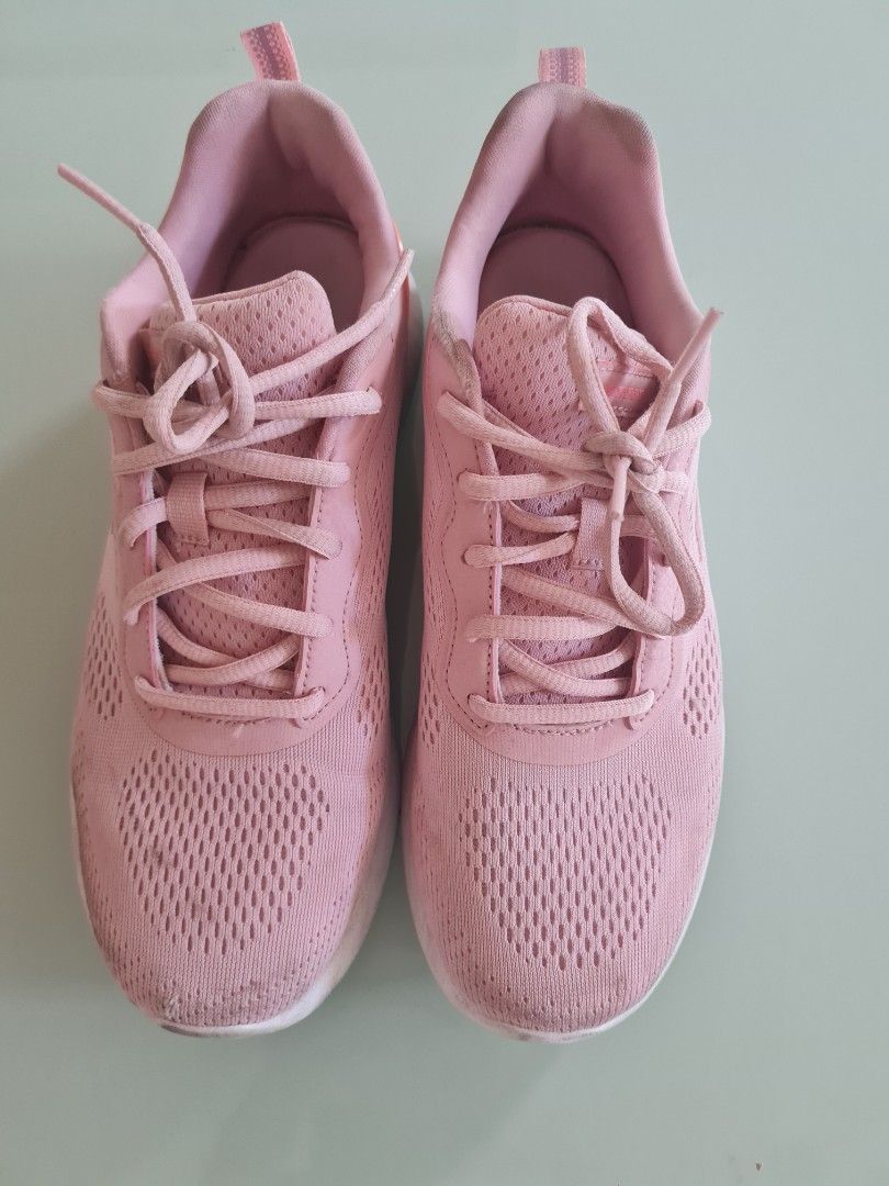Sepatu Skechers Pink, Fesyen Wanita, Sepatu di Carousell