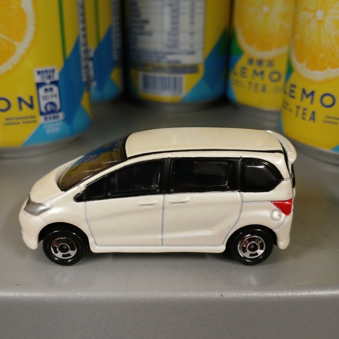 Tomica honda freed white on sale