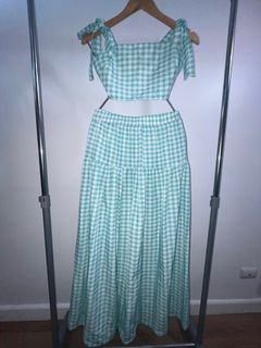 Tube Top with accent Ribbon and Ruching at the back and Maxi High-waisted  Skirt Coords, Freesize, 9/10 condition