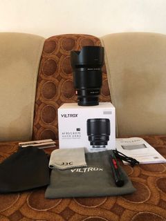 Viltrox 85mm 1.8, Sony E mount WITH BOX AND SET!