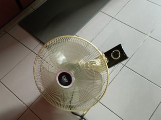 (Category: ) located in . Submitted by eklau (Listing ID 1298538385, Image 1). Description: .